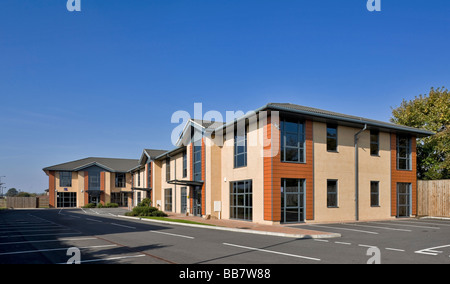 Moderne Unternehmenseinheiten an der Stratford von Milton Keynes Stockfoto