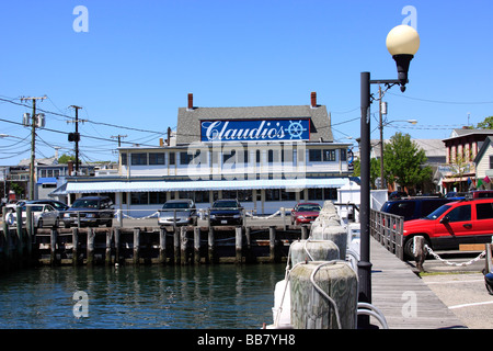 Claudios Restaurant, ein beliebtes Fischrestaurant in Greenport, Suffolk County, Long Island, NY, USA Stockfoto