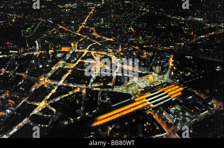 Luftaufnahme, Nachtaufnahme, Weihnachtsmarkt, Innenstadt, Sparkasse Bank, Bahnhof, Bochum, Ruhrgebiet, Nordrhein-Westphal Stockfoto