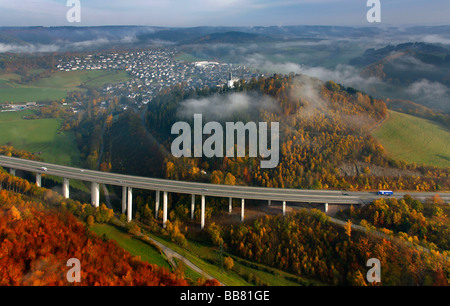 Luftaufnahme, Autobahnbrücke, Viadukt, Autobahn A46 in der Nähe von Eversberg, Meschede, Sauerland, Nordrhein-Westfalen, Deutschland, Europa Stockfoto