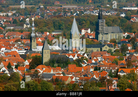Luftaufnahme von links nach rechts St. Petri Kirche, Pfarrkirche Maria Zur Hoehe, St. Patrokli-Dom Cathedral, Wiesenkirche Chur Stockfoto