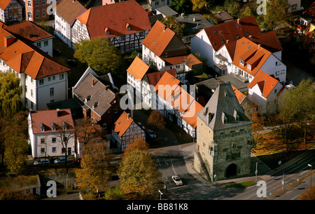 Luftaufnahme, Osthofentor Tor an der alten Stadtmauer, Soest, Kreis Soest, Soester Boerde, Südwestfalen, NRW-Westphal Stockfoto