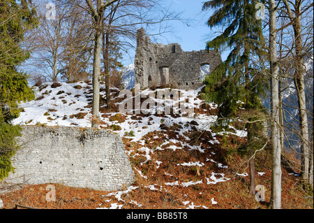Ruinen des Werdenfelser Burg, Garmisch-Partenkirchen, Werdenfelser Land, Oberbayern, Deutschland, Europa Stockfoto
