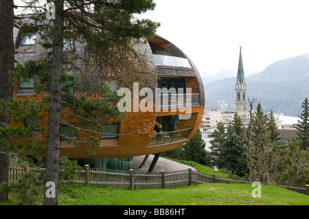 modernes, zeitgemäßes Haus, St. Moritz, Schweiz Stockfoto