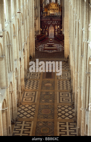 Ely Kathedrale hohe Niveau Mittelschiff nach Osten Stockfoto