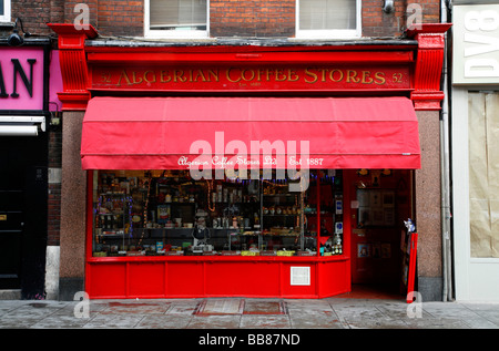 Algerischer Kaffee Shops auf Old Compton Street, Soho, London, UK Stockfoto