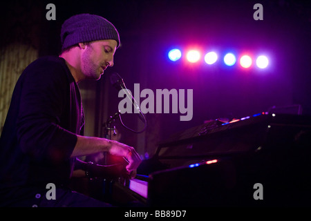 Kanadischer Popmusiker Daniel Powter die live auf Radio Pilatus Showcase im Hotel Schweizerhof, Luzern, Schweiz Stockfoto