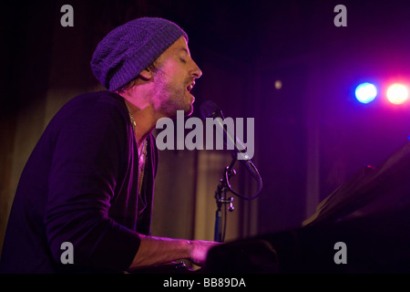 Kanadischer Popmusiker Daniel Powter die live auf Radio Pilatus Showcase im Hotel Schweizerhof, Luzern, Schweiz Stockfoto