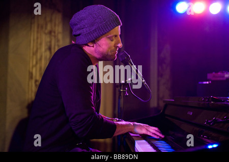 Kanadischer Popmusiker Daniel Powter die live auf Radio Pilatus Showcase im Hotel Schweizerhof, Luzern, Schweiz Stockfoto