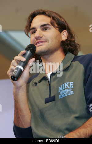 Schweizer Tennisspieler Roger Federer in einem Interview auf Emmencentre in Emmen, Schweiz Stockfoto