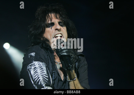 Alice Cooper, US-amerikanischer Rockmusiker, live auf dem Rocksound-Festival in Huttwil, Schweiz Stockfoto