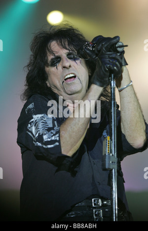 Alice Cooper, US-amerikanischer Rockmusiker, live auf dem Rocksound-Festival in Huttwil, Schweiz Stockfoto