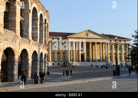 Arena di Verona, Piazza Bra Platz, Palazzo Barbieri, Rathaus, Gardasee, Italien, Europa Stockfoto