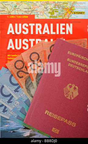 Deutschen Pass mit biometrischen Chip, ePass, Karte von Australien, australische Banknoten Stockfoto