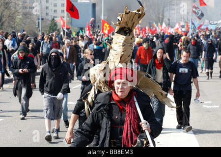 Anti-Nato-Demonstration in Straßburg Frankreich Stockfoto