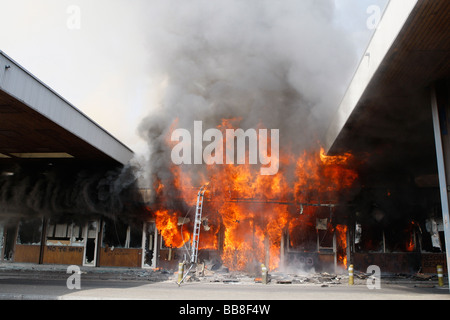 Anti-Nato-Demonstration in Straßburg Frankreich Stockfoto