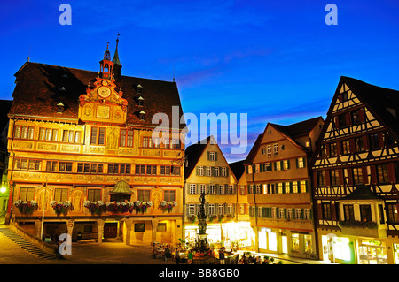 Marktplatz mit Rathaus und Neptunbrunnen, Tübingen, Baden-Württemberg, Deutschland, Europa Stockfoto