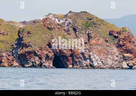 Höhle in bunten Saba Insel der amerikanischen Jungferninseln Stockfoto