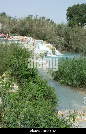 Cascate del Mulino (Mühle Wasserfall) in den Thermen von Saturnia in der Provinz Grosetto In Toskana Stockfoto