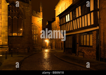 Coventry Cathedral in 22 Bayley Lane bei Nacht, Coventry, West Midlands von England, Vereinigtes Königreich Stockfoto