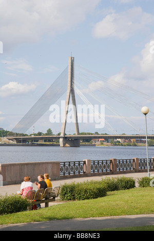 Kabelbrücke, kippt Vansu über Daugava, Riga, Lettland Stockfoto