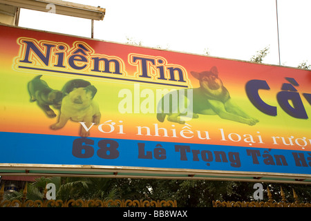 Hund Fleisch Restaurant in Hanoi Vietnam als Delikatesse angesehen und der Vollmond manchmal gegessen Stockfoto