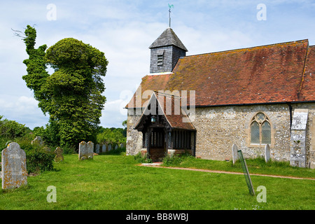 Hübsche Kirche des Hl. Maria, Binsted, West Sussex, Großbritannien Stockfoto