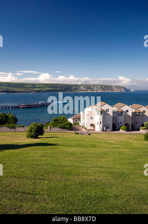 Blick von Peveril Point über Swanage Bay mit Ballard Punkt in der Ferne, Dorset, England, UK Stockfoto