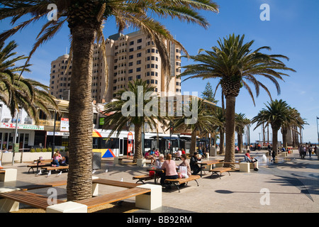 Seaside Plaza am Strand von Glenelg in Adelaide, South Australia, Australien Stockfoto