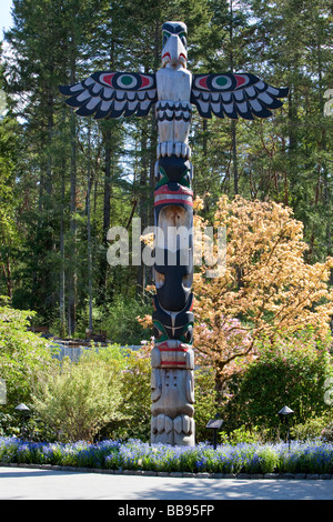 Totempfahl in Butchart Gardens Victoria BC Kanada Stockfoto