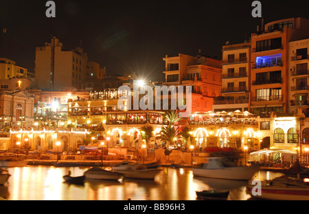 Malta. Einen Abend Blick auf Spinola Bay in St. Julian's. 2009. Stockfoto
