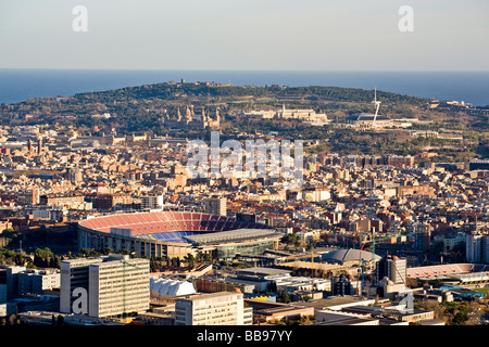 Camp Nou-Stadion und Montjuic-Mmountain-Übersicht Stockfoto