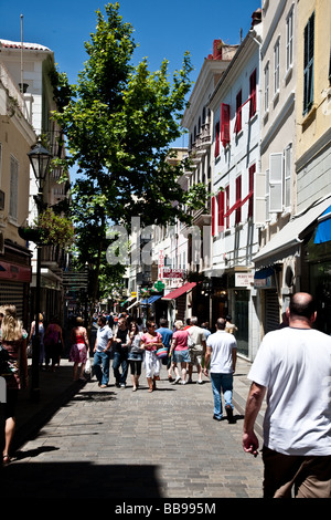 Main Street Gribraltar Blick nach Norden in Richtung Kasematten Square Stockfoto