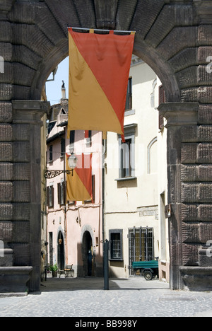 Porta di San Francesco, Eingabe der Stadt Bolsena auf der nördlichen Ufer des Lago di Bolsena die größte vulkanische See in Italien Stockfoto