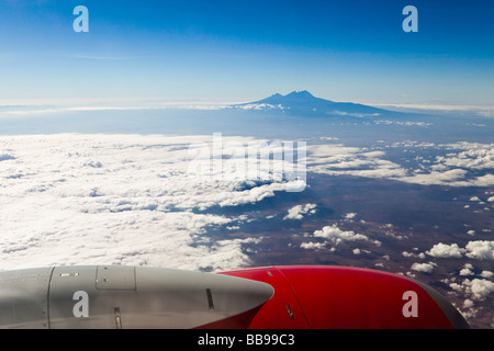 Der Kilimandscharo vom Morgenflug von Kenya Airways aus Niarobi, Kenia nach Lilongwe, Malawi Stockfoto
