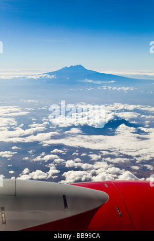 Kilimandscharo-Massiv von der Kenya Airways Flug am Morgen von Niarobi nach Lilongwe betrachtet Stockfoto