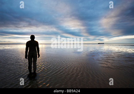 Eiserne Männer Statuen Crosby Strand Liverpool UK Stockfoto