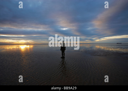 Eiserne Männer Statuen Crosby Strand Liverpool UK Stockfoto