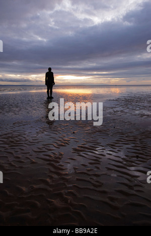 Eiserne Männer Statuen Crosby Strand Liverpool UK Stockfoto