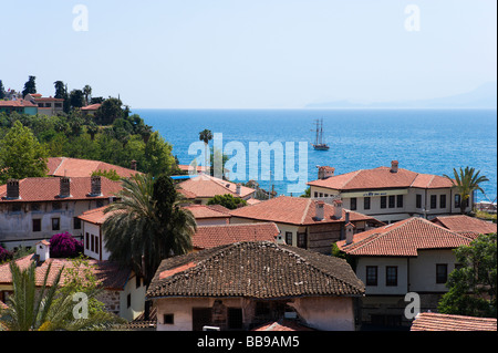 Blick über die Dächer von Kaleici (Altstadt), Antalya, Mittelmeerküste, Türkei Stockfoto