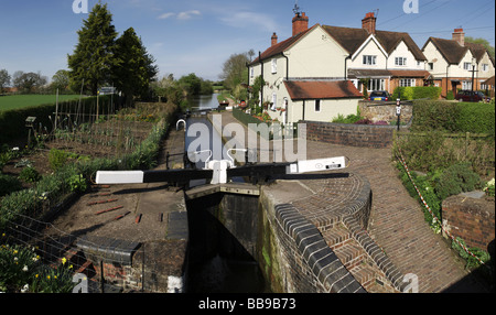 Schleusenwärter Canalside Hütte Worcester und Birmingham Kanal Astwood sperrt Hanbury Worcestershire Midlands England Stockfoto