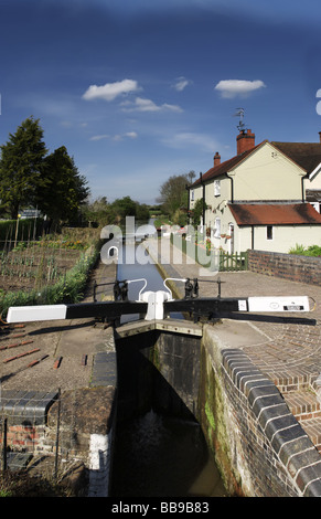 Schleusenwärter Canalside Hütte Worcester und Birmingham Kanal Astwood sperrt Hanbury Worcestershire Midlands England Stockfoto