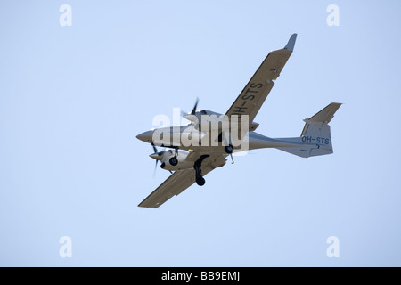 Diamond DA42 Twin Star Flugzeug im Flug Stockfoto