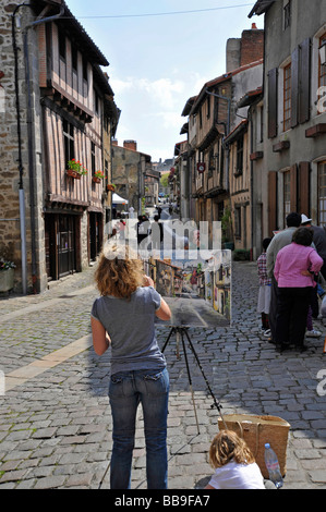 Malerei-Tag in der Rue De La Vau St. Jacques, Parthenay, Deux-Sèvres, Frankreich Stockfoto