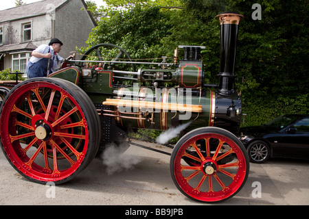 Der Stolz der Freystrop Vintage-Dampfmaschine. Rote Räder. Horizontale 95587 Morgan Stockfoto