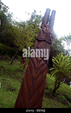 Darstellung der Feuer Göttin Pele am Marae Arahurahu, einem restaurierten polynesische Tempel in der Nähe von Papeete, Tahiti Stockfoto