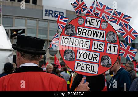 Das traditionelle Symbol des englischen Patriotismus John Bull richtiger Name Ray Eagan bei der Unite Rallye Birmingham England UK Stockfoto