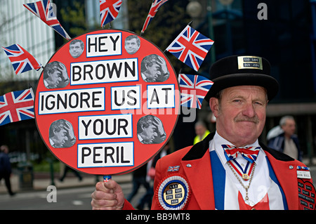 Das traditionelle Symbol des englischen Patriotismus John Bull richtiger Name Ray Eagan bei der Unite Rallye Birmingham England UK Stockfoto