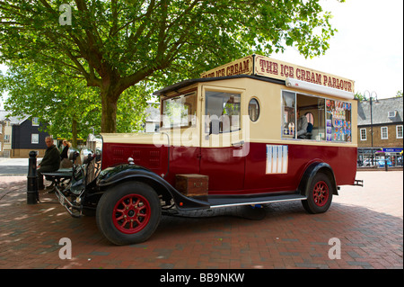 Ely Cambridge Old fashioned Eiswagen Stockfoto