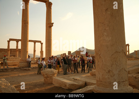 Monumentale Bogen und colonnaded Straße Palmyra Syrien Stockfoto